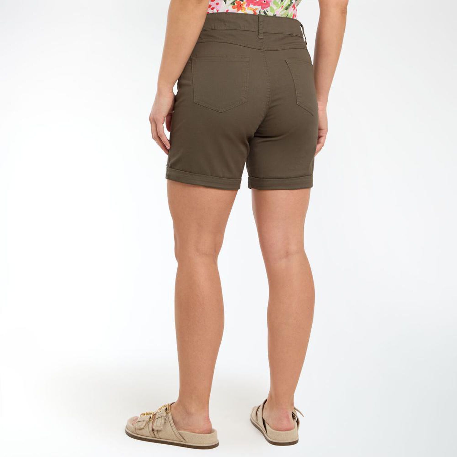 Bermuda B&aacute;sico Liso Tiro Medio Regular Mujer Geeps image number 3.0