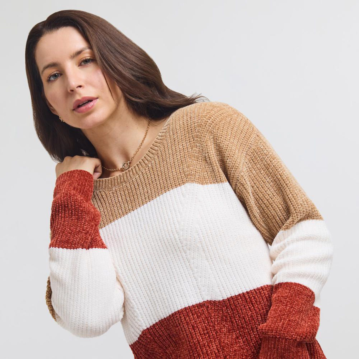 Sweater Chenille Bloques Manga Larga Cuello Alto Mujer Geeps image number 4.0
