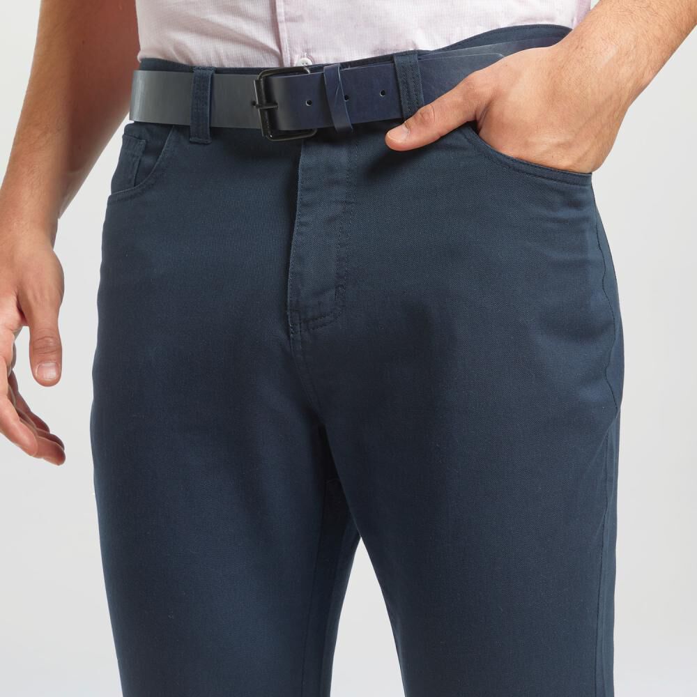 Pantalón Tiro Medio Regular Hombre Herald image number 4.0