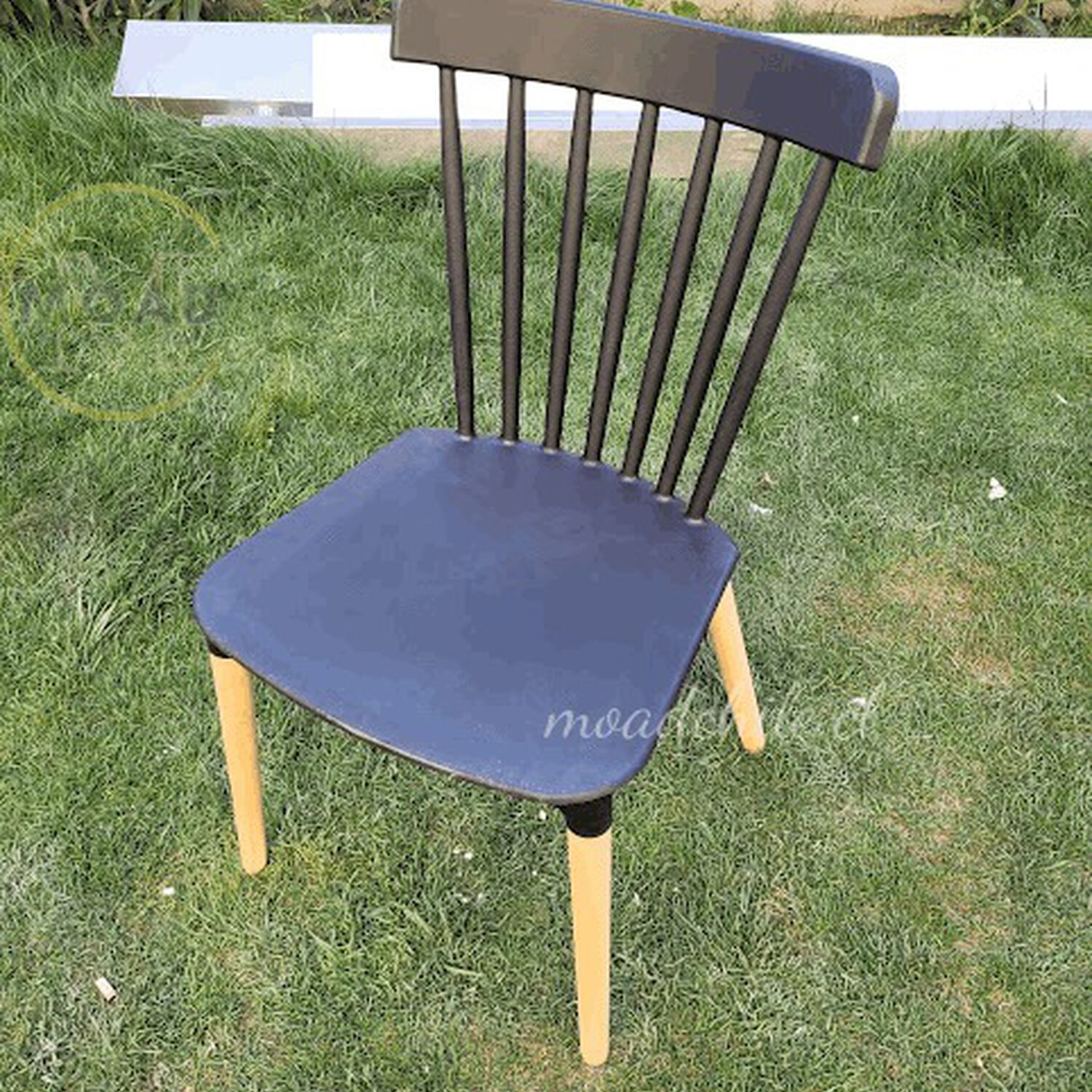 Silla Windsor De Polipropileno Con Base De Madera image number 3.0