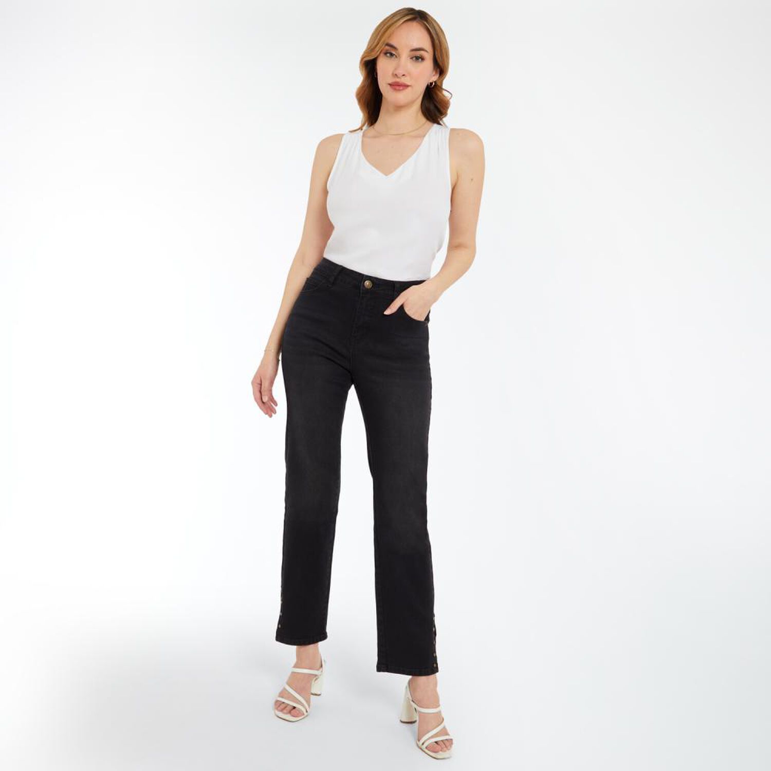 Jeans Fashion Con Tachas Tiro Medio Regular Mujer Geeps image number 1.0