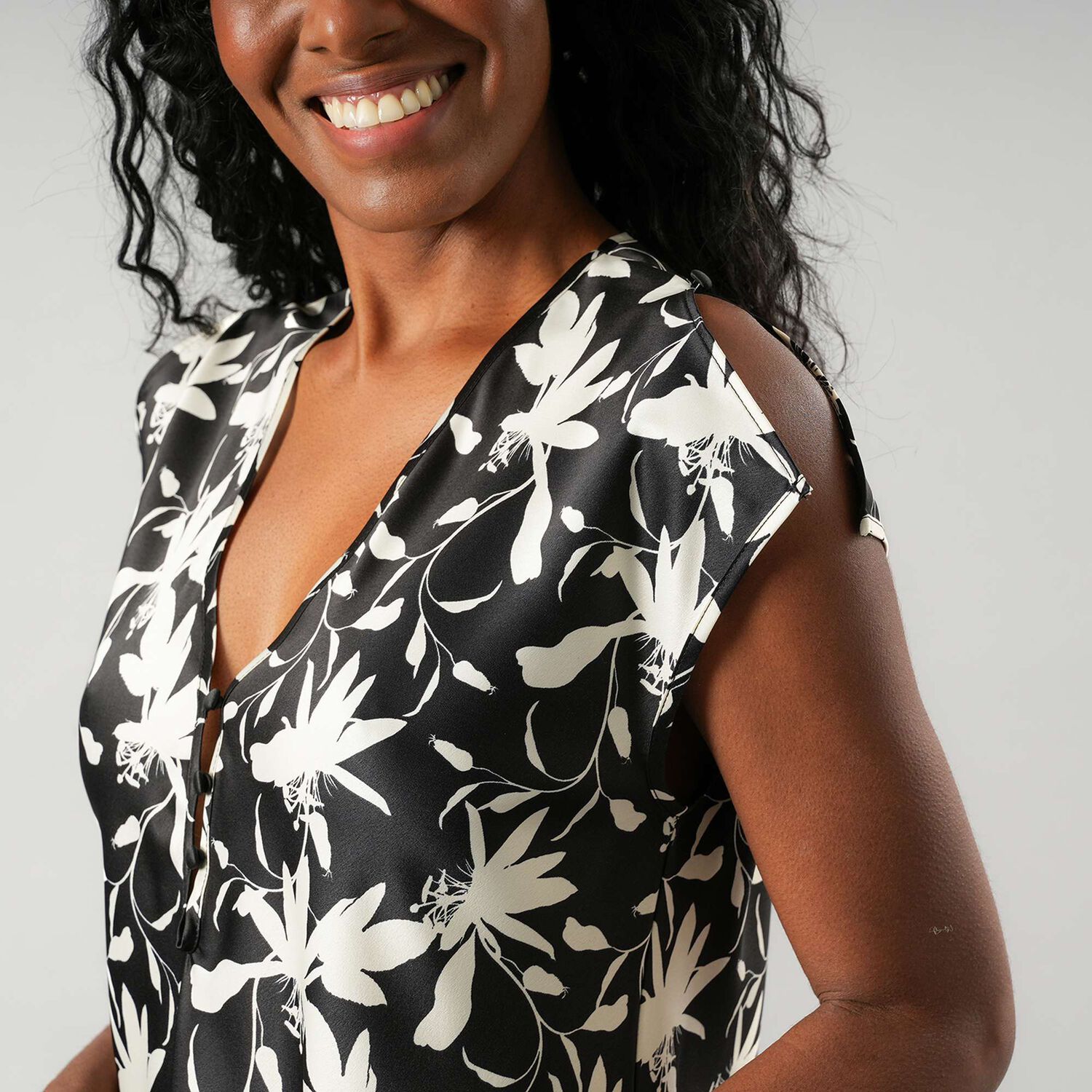 Camisola Amarra Satin Print 33594-2 image number 2.0