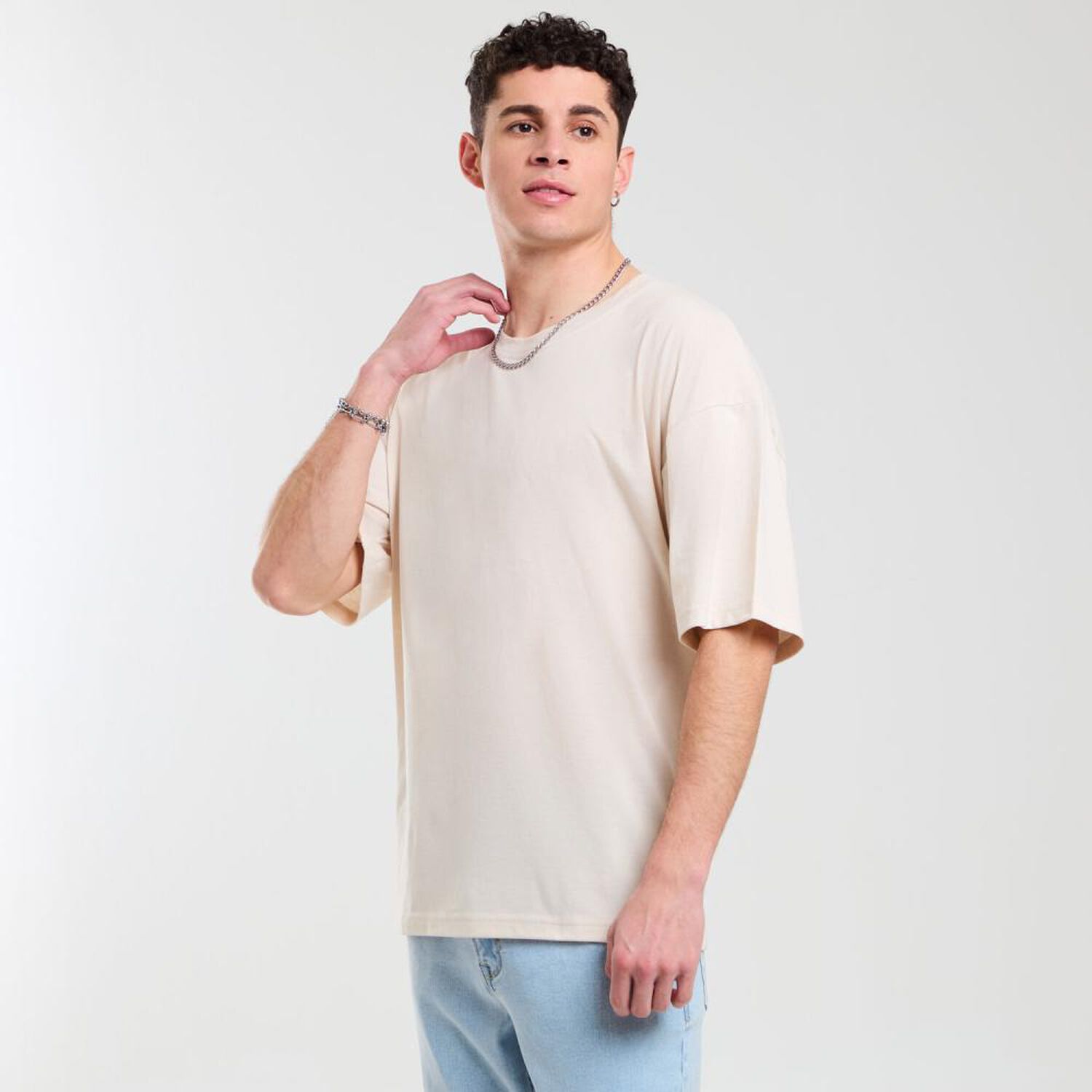 Polera Oversize Manga Corta Cuello Redondo Hombre Skuad image number 2.0