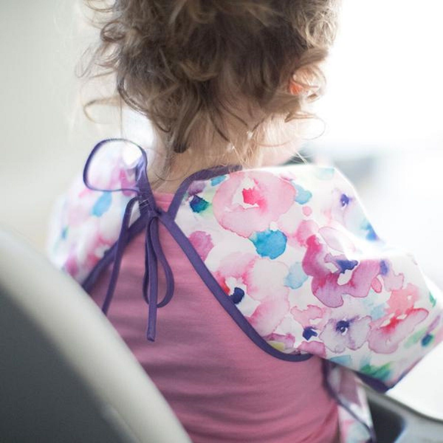 Babero Sleeved Bib Acuarela image number 2.0