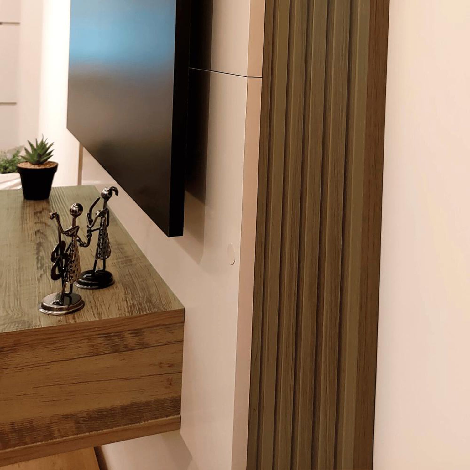 Panel Tv Exit Pino image number 4.0