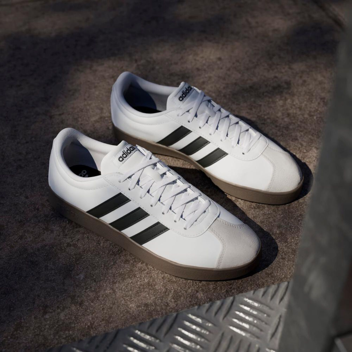 Zapatilla Urbana Hombre Adidas Vl Court Base Blanco image number 4.0