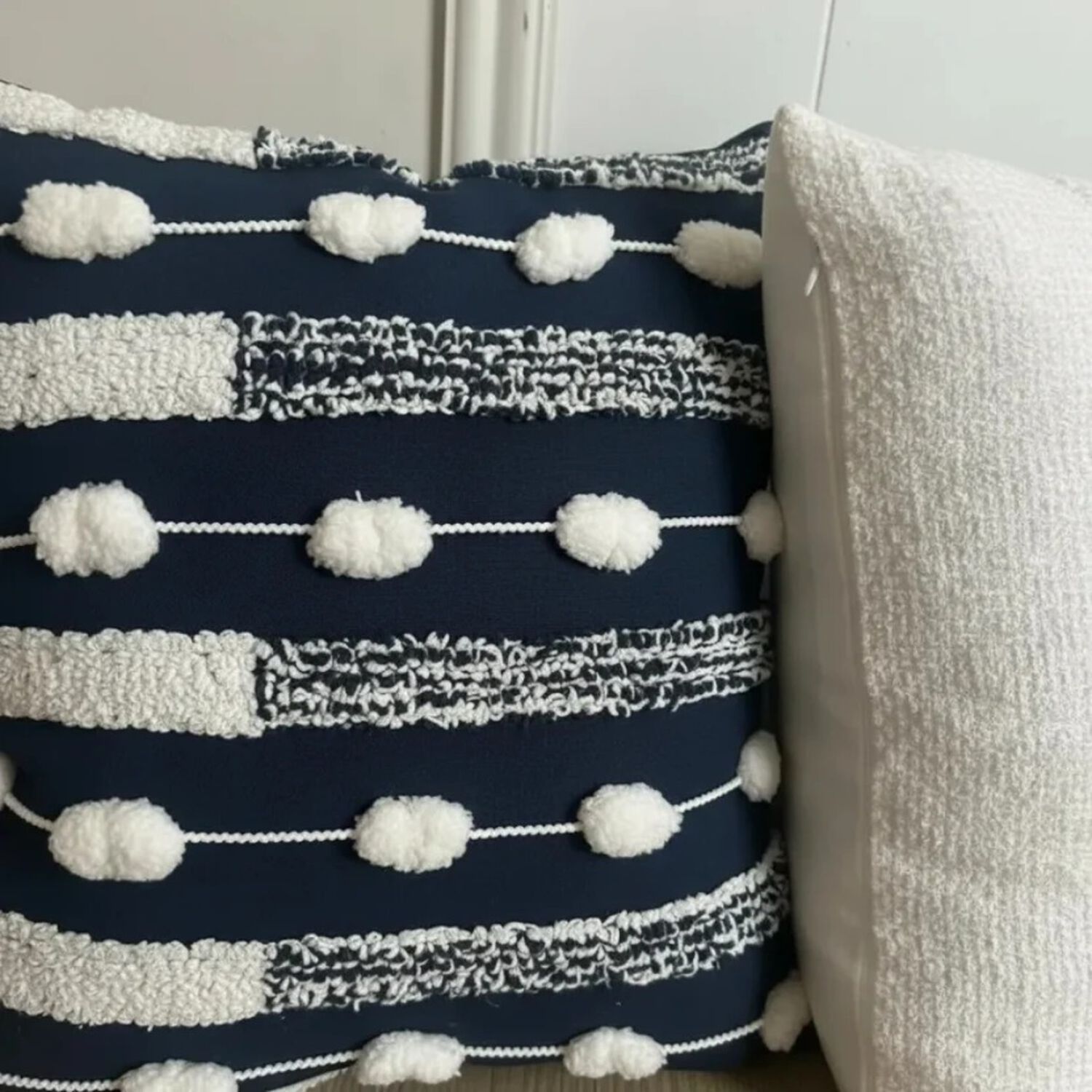 Set De 3 Cojines Decorativos Boho Azul Marino Y Blanco image number 2.0