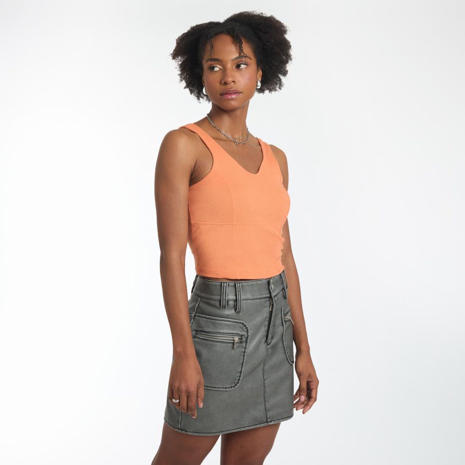 Polera Crop Tirantes Sin Mangas Cuello V Mujer Rolly Go image number 2.0
