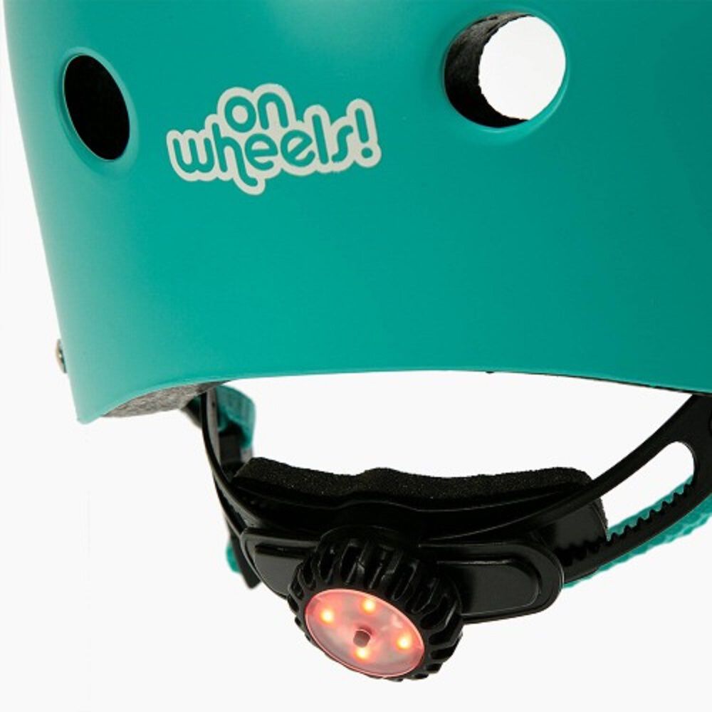 Casco Urbano On Wheels Con Luz Celeste Talla M image number 2.0