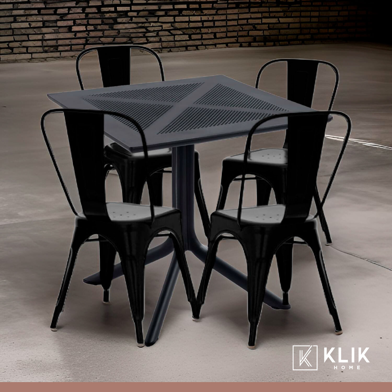 Mesa Restaurant 80x80 Polipropileno + 4 Sillas Tolix - Negra image number 1.0