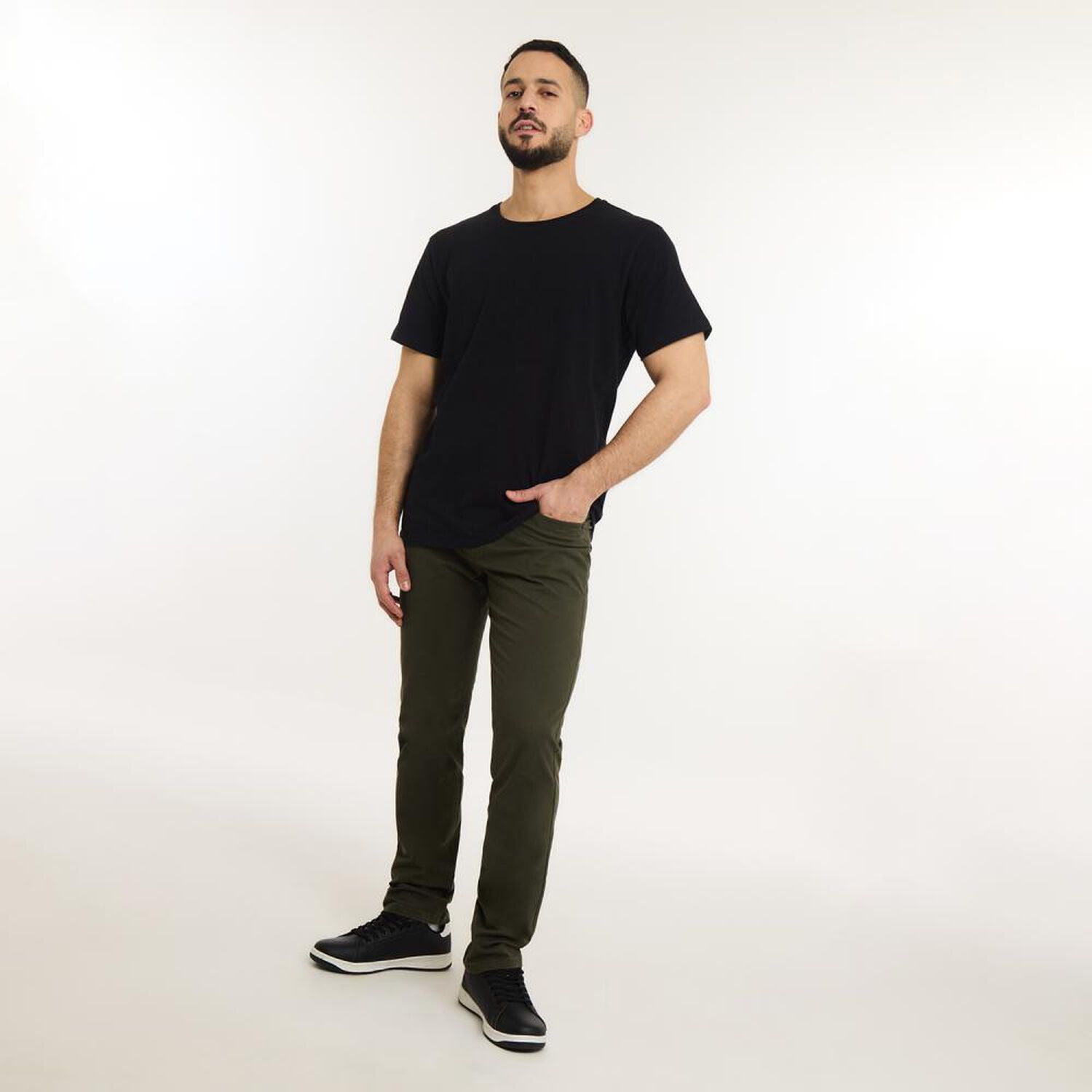 Polera B&aacute;sica Slim Manga Corta Cuello Redondo Hombre Az Black image number 1.0