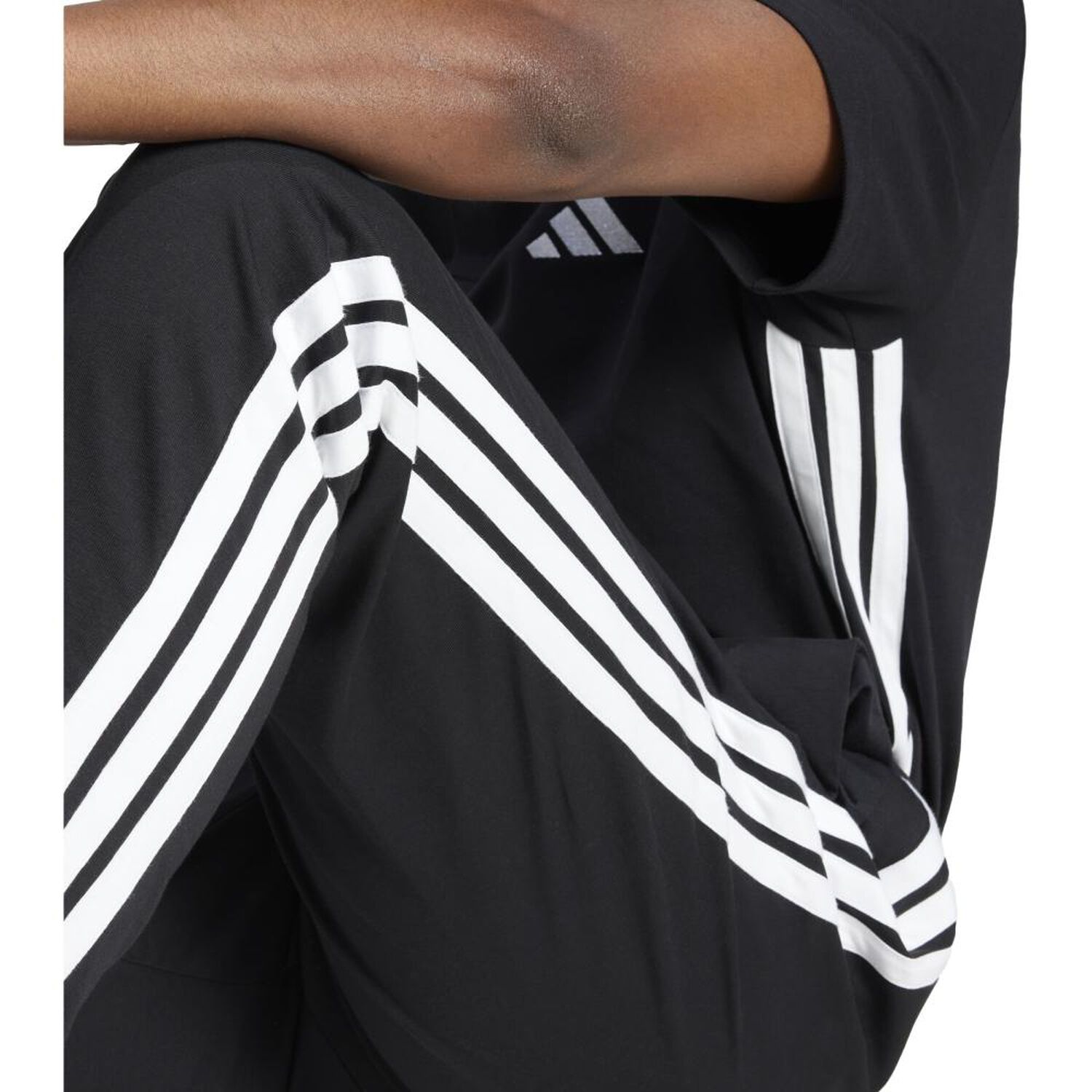Pantal&oacute;n Hombre Essentials 3 Tiras Single Jersey Adidas image number 5.0