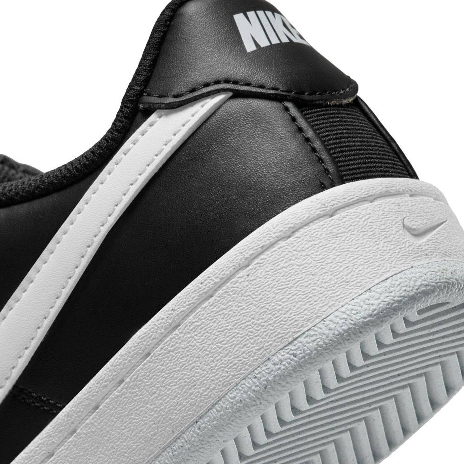 Zapatilla Urbana Mujer Nike Court Royale 2 Negro image number 5.0