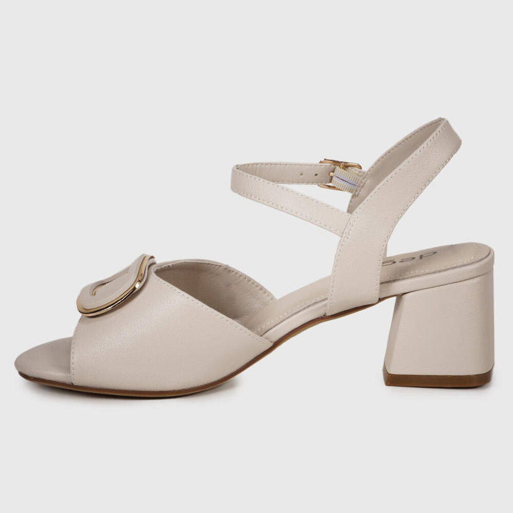 Sandalia Cuero Vaniria Beige image number 6.0