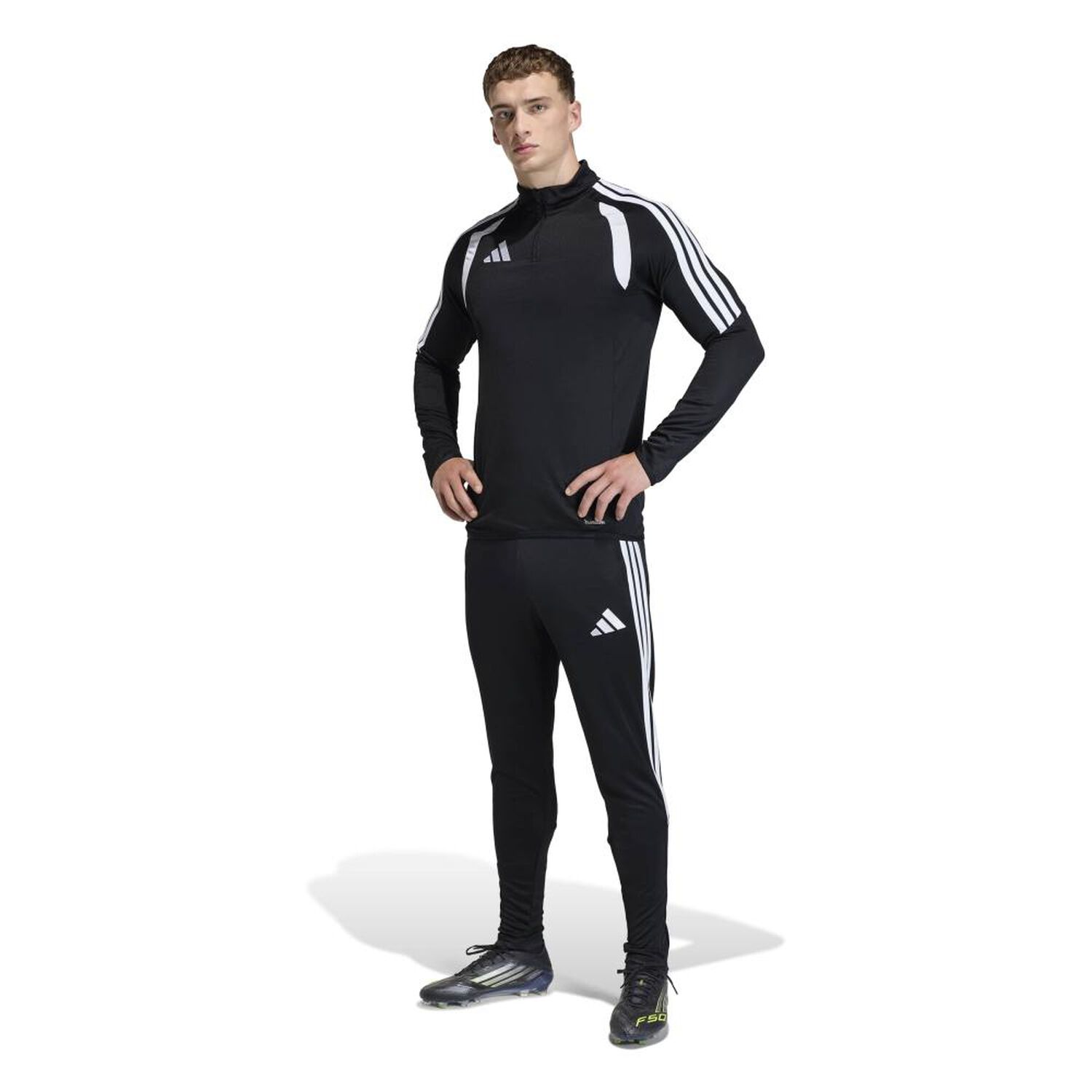 Pantal&oacute;n De Entrenamiento Tiro 26 Adidas image number 3.0