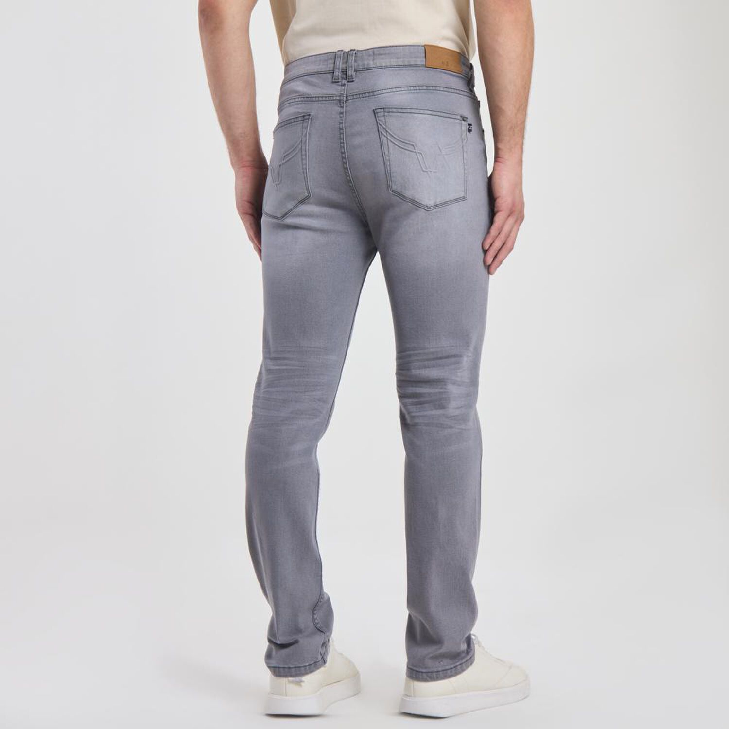 Jeans Tiro Medio Regular Slim Hombre Az Black image number 3.0