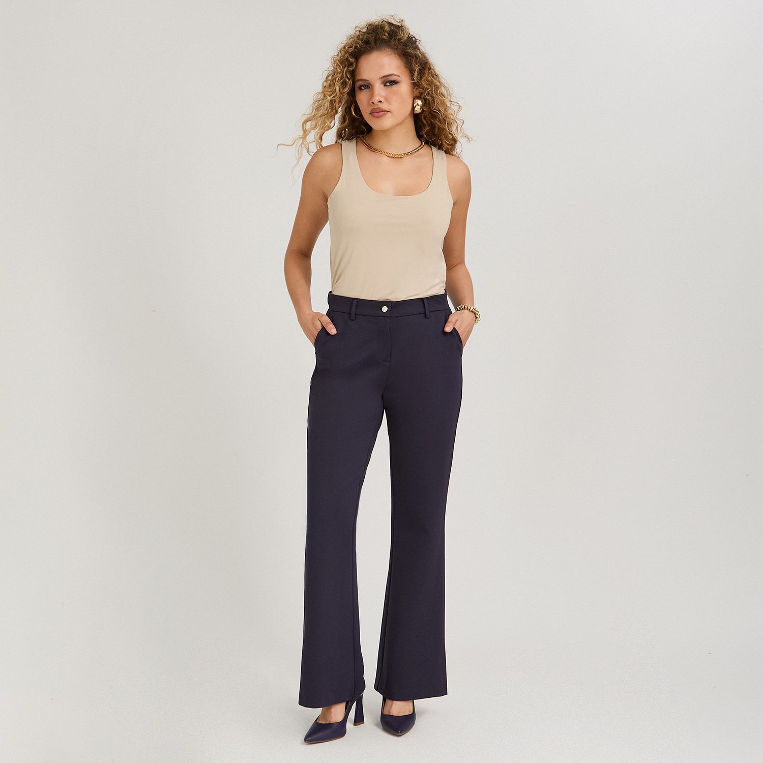 Pantal&oacute;n Tiro Medio Flare Con Cintur&oacute;n Mujer Lorenzo Di Pontti image number 1.0