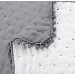 Cubrecama Quilt Algod&oacute;n Y Pompones King + 2 Fundas Colores Color Gris