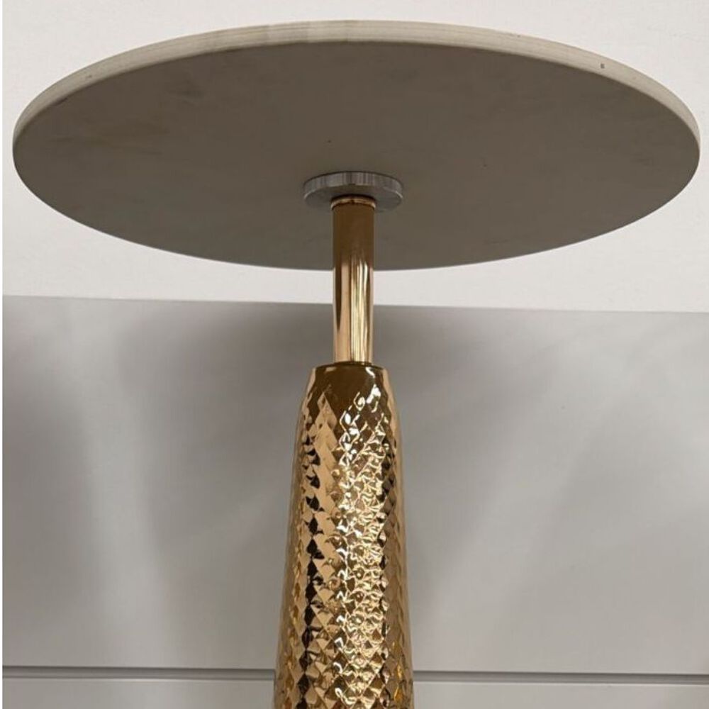 Mesa De Centro Redonda Color Blanco Con Base Dorado image number 1.0