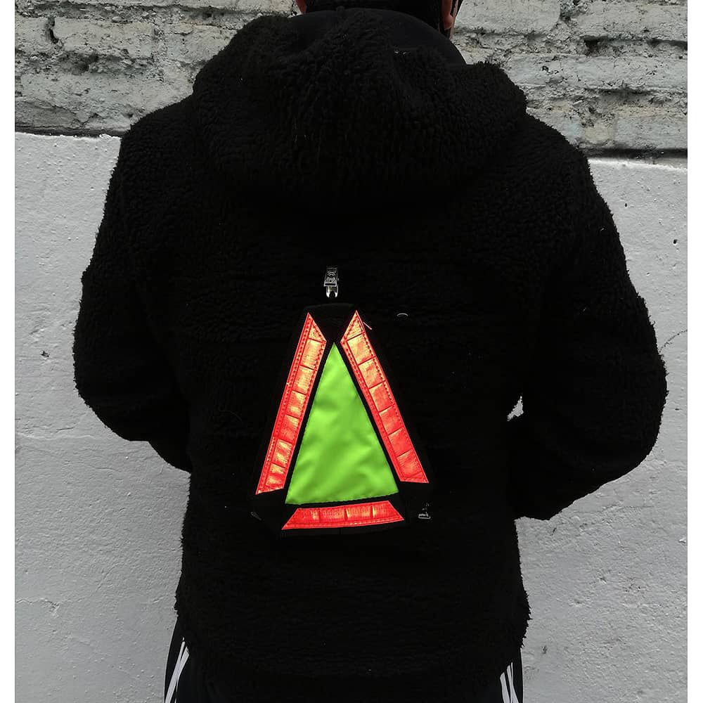 Triangulo Reflectante Naranjo image number 5.0