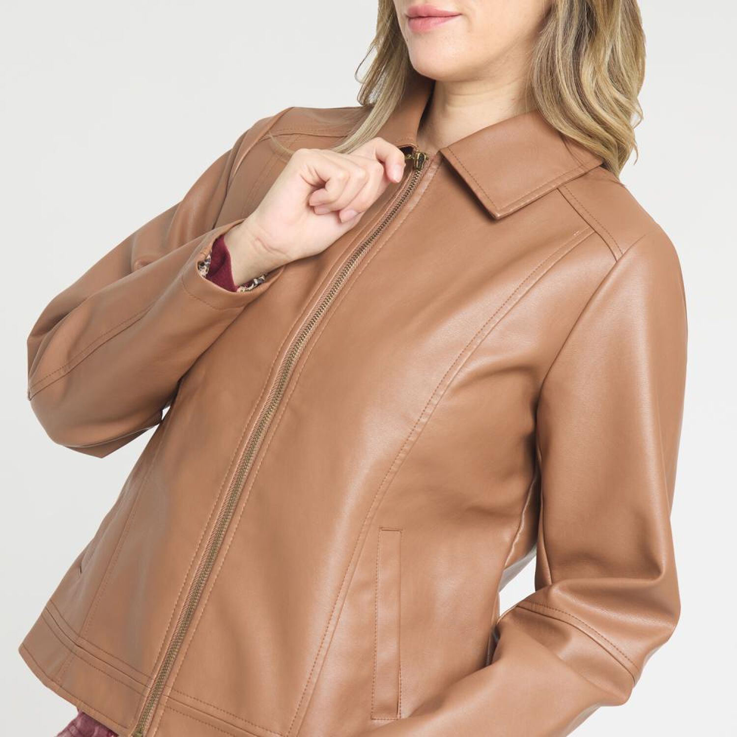 Chaqueta Ecocuero B&aacute;sica Cuello Camisero Mujer Lesage image number 4.0