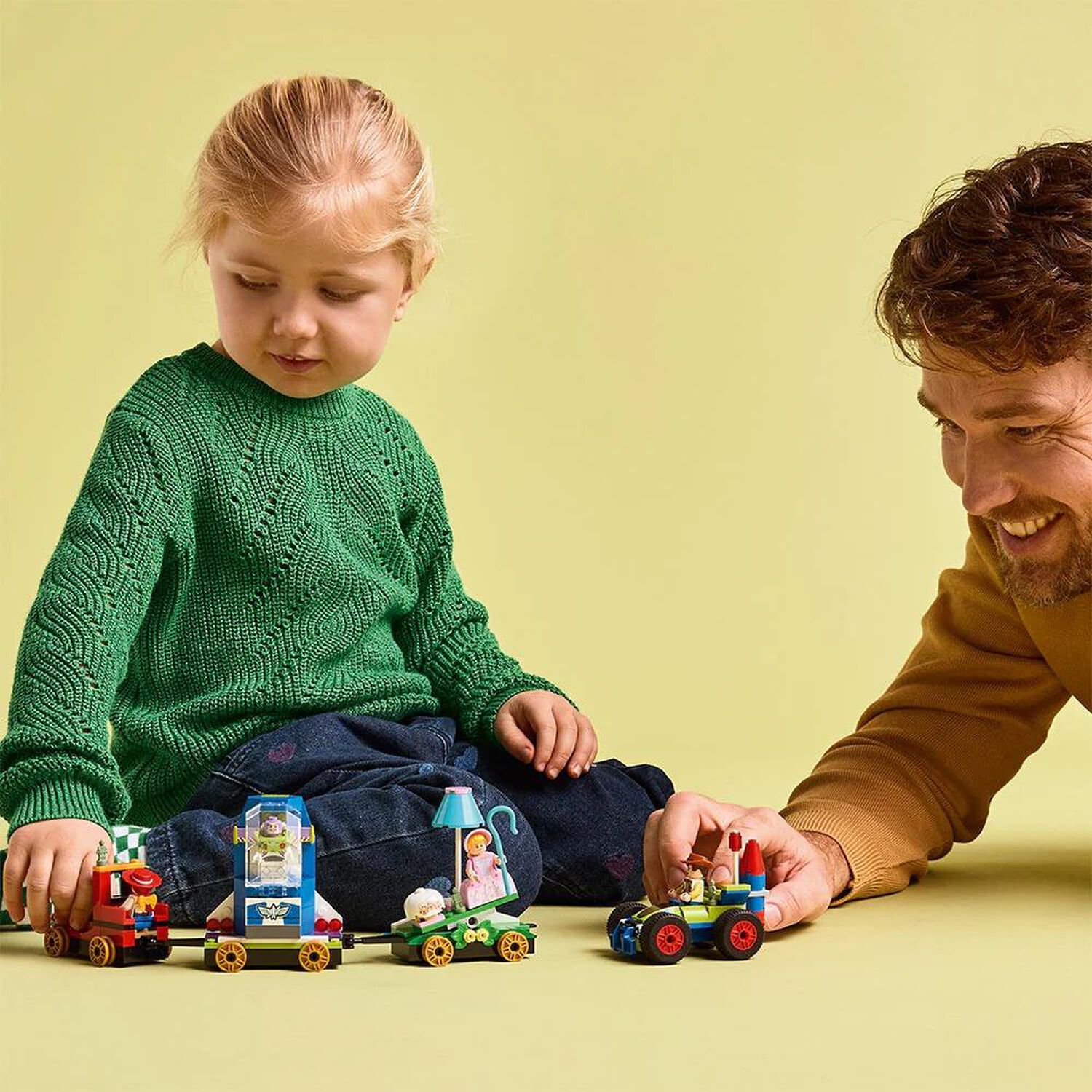 Lego Disney - Tren De Celebraci&oacute;n De Toy Story Y Auto Rc - 43264 image number 7.0