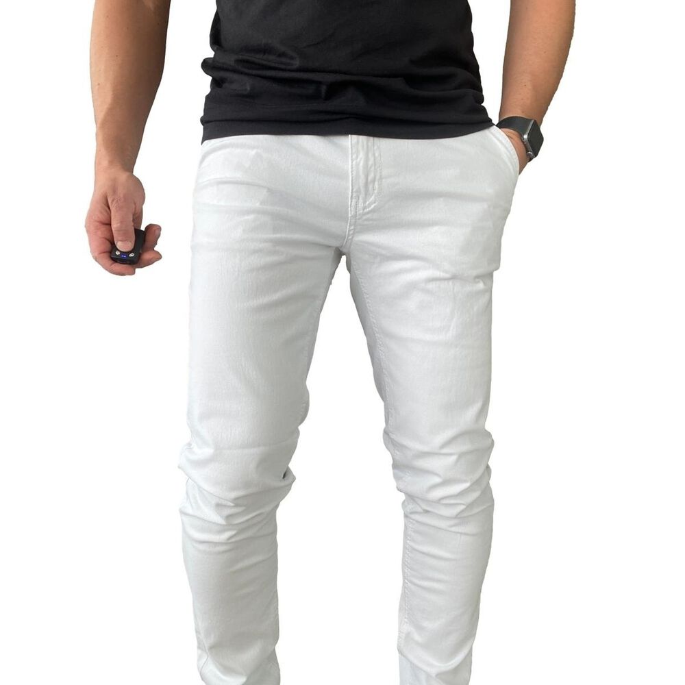 Pantal&oacute;n Elasticados Gabardina Blanco Para Hombres image number 0.0