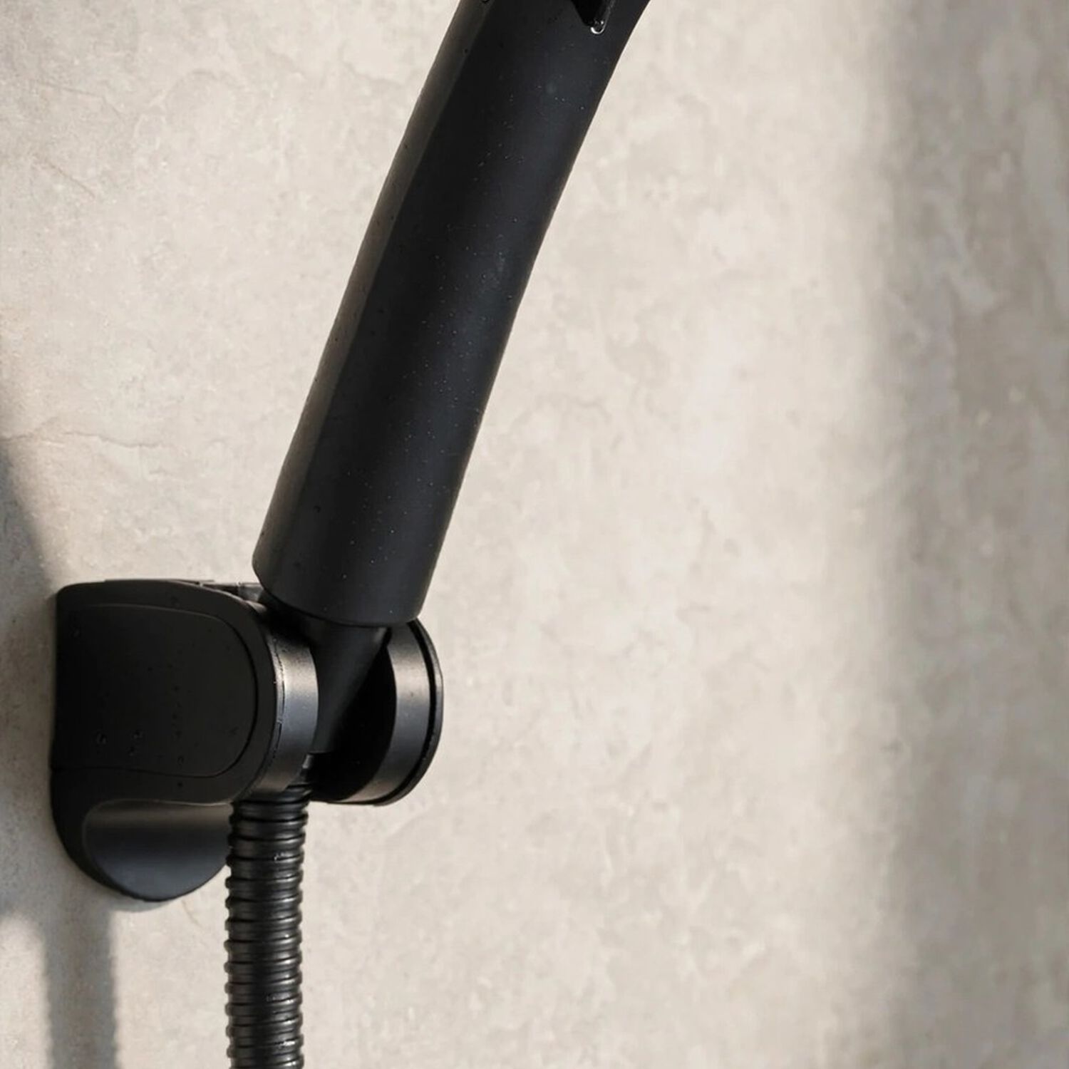 Monomando Llave Grifo Para Ducha Modelo Notte Marca Taumm Color Negro image number 2.0