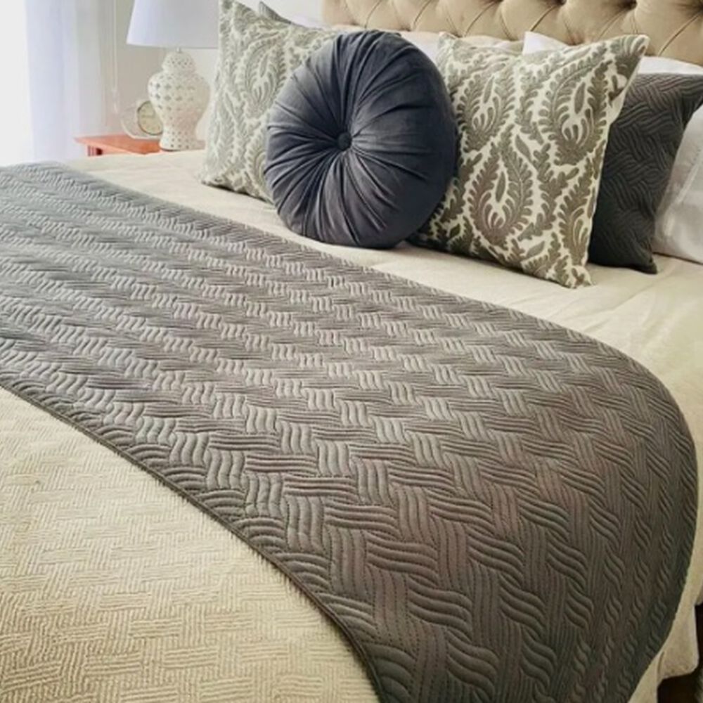 Piecera De Cama Plush Con Fundas image number 1.0