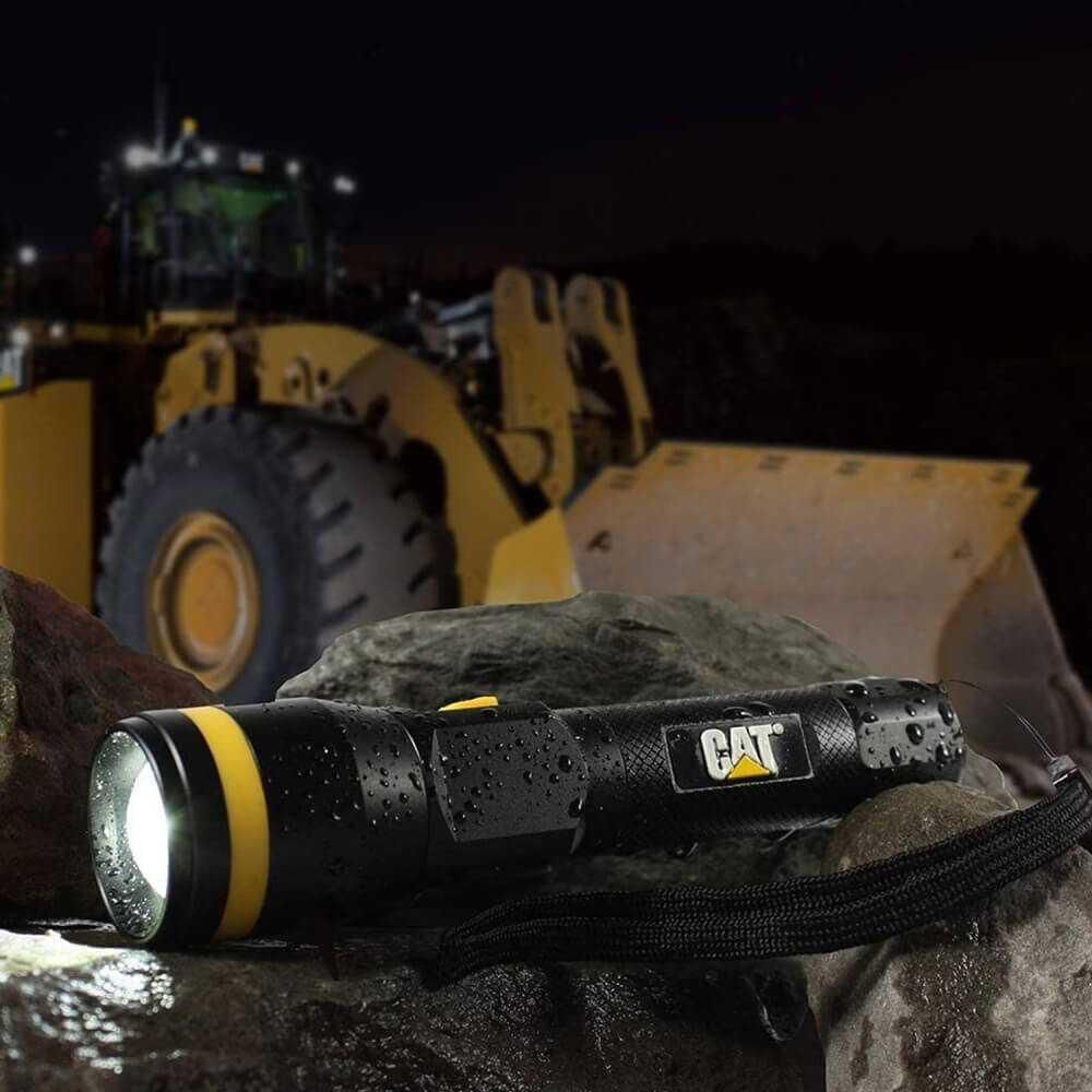 Linterna Led Tactica Enfoque Regulable Cat Ct2500 Lumenes 300 image number 2.0