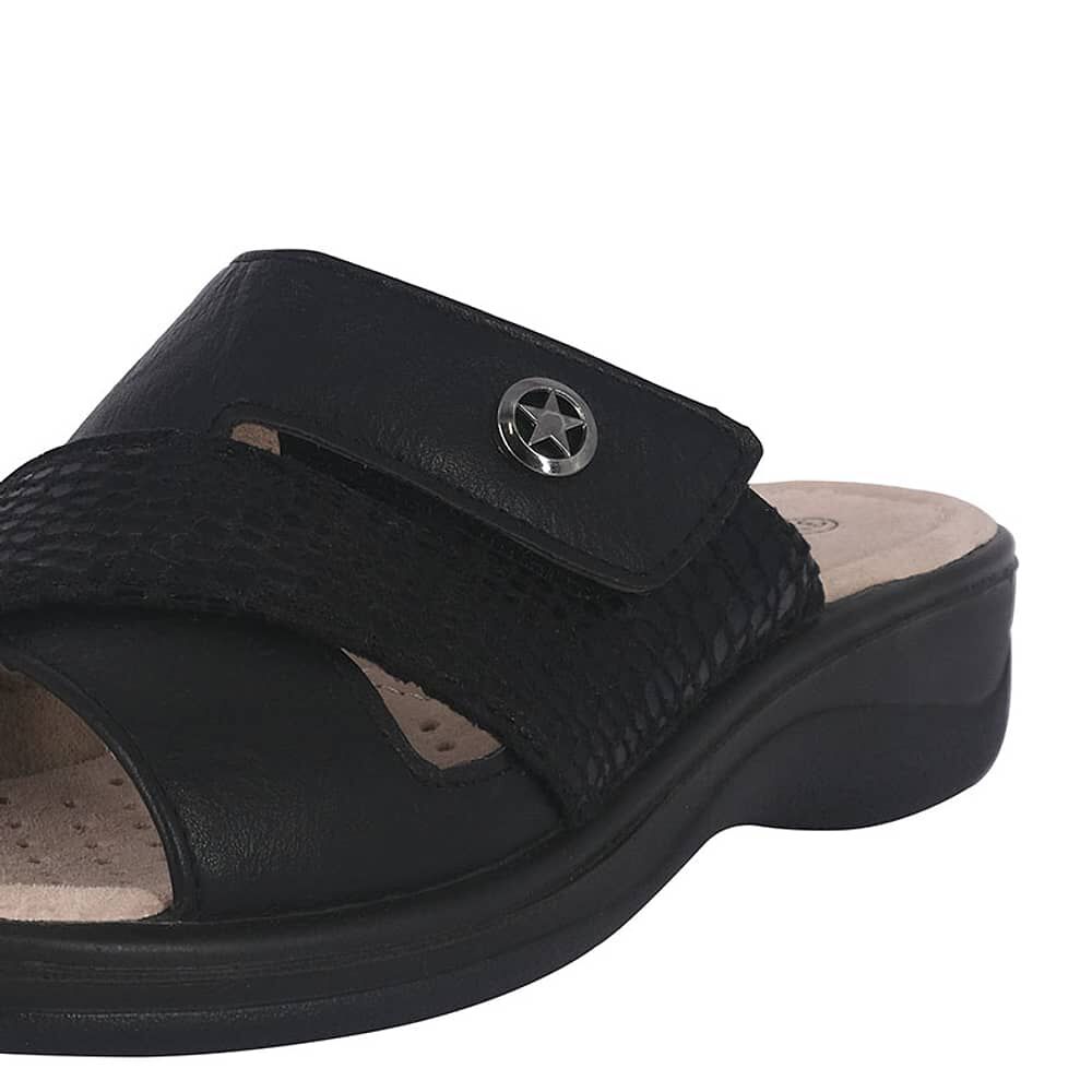 Sandalia Chamomile Negro Passer image number 3.0