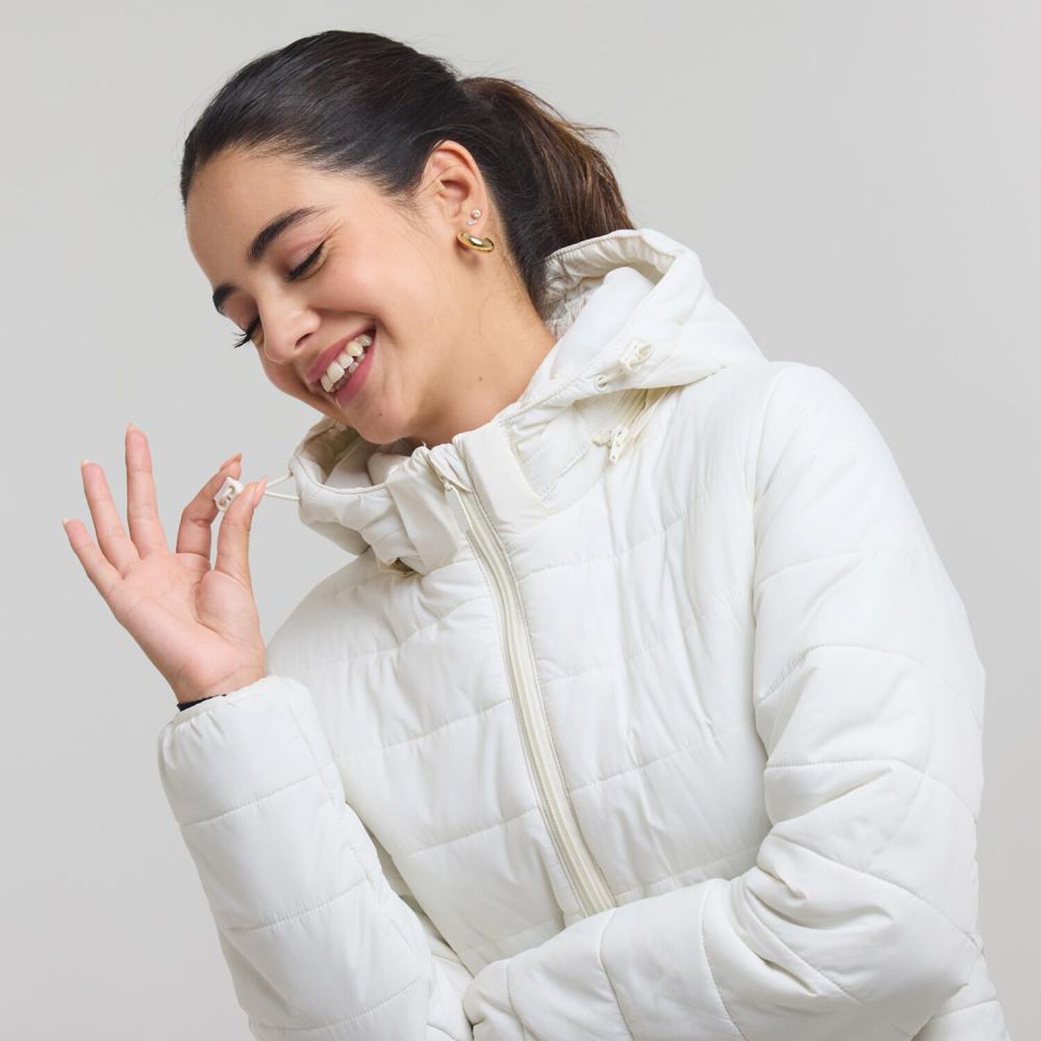 Parka B&aacute;sica Regular Cuello Alto Con Capucha Mujer Freedom image number 4.0