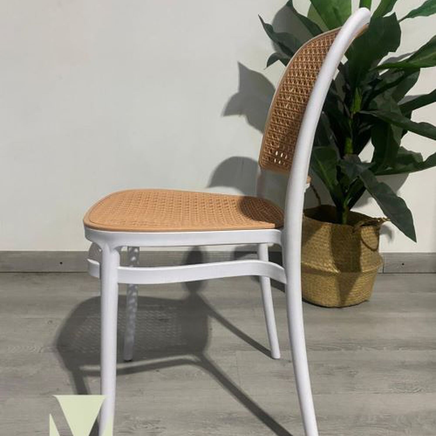 Silla Lombard&iacute;a Negra De Polipropileno Dise&ntilde;o Moderno image number 4.0