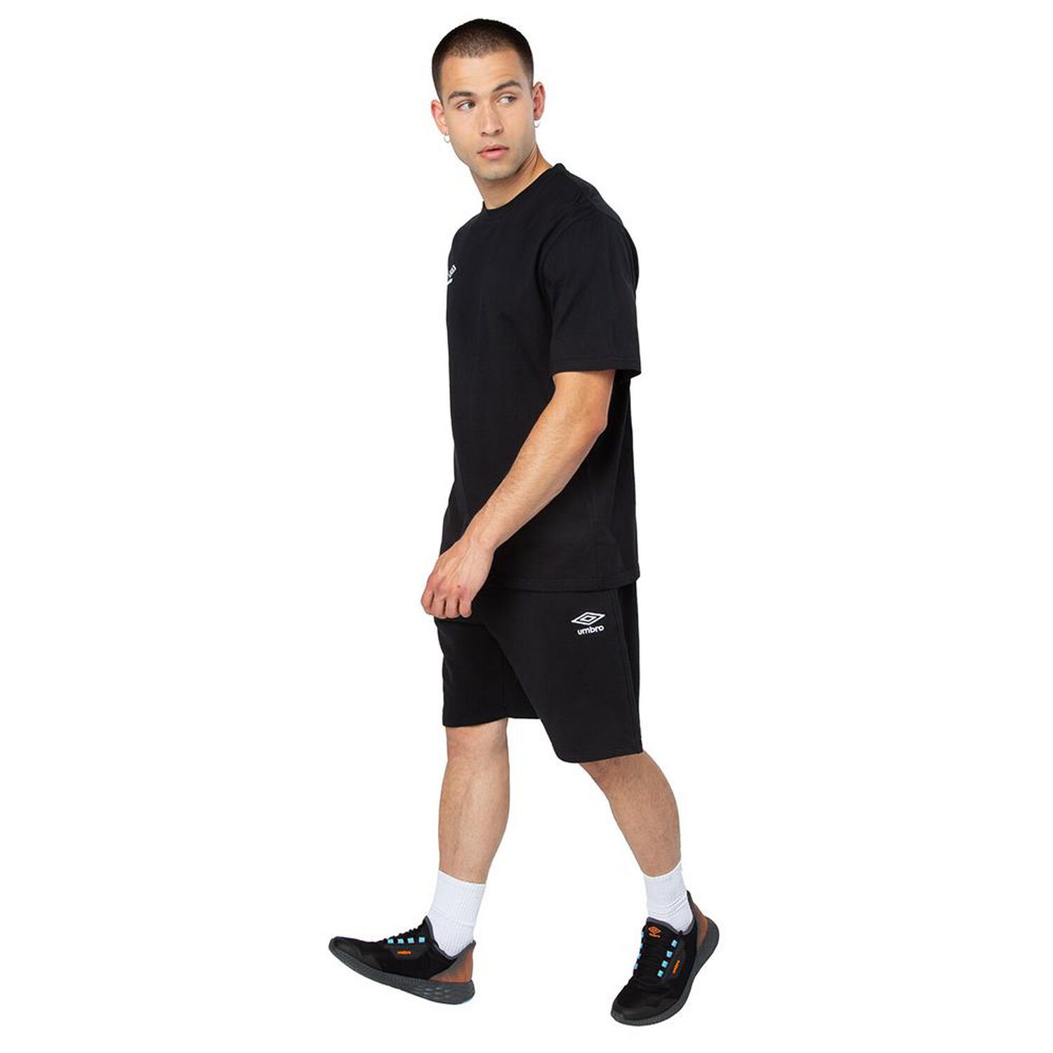 Polera Deportiva Hombre Umbro Essentials Small Logo image number 2.0
