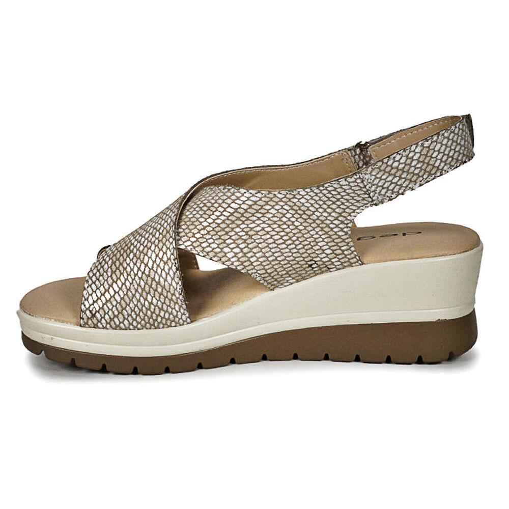 Sandalia Cuero Ebere Beige image number 4.0