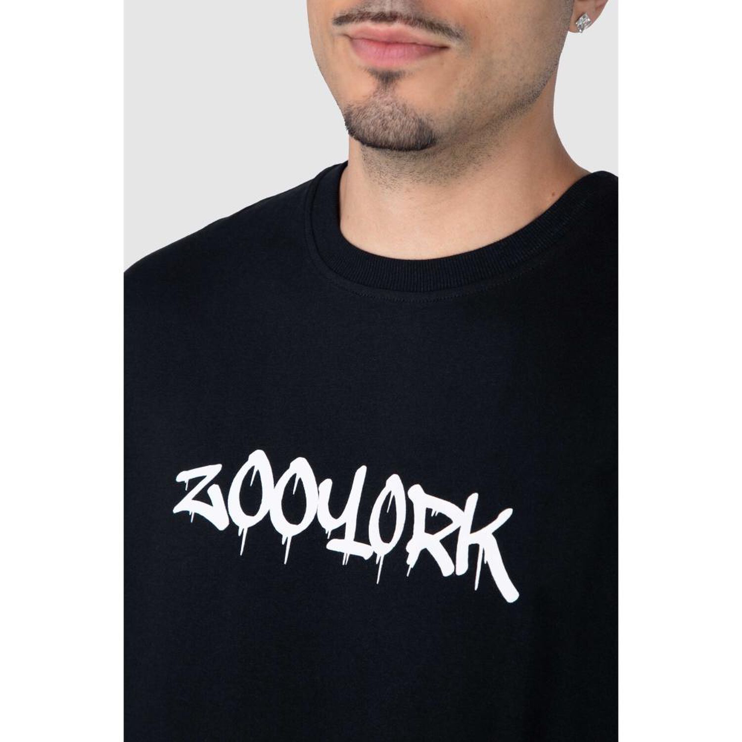Polera Lisa Regular Manga Corta Cuello Redondo Hombre Zoo York image number 4.0
