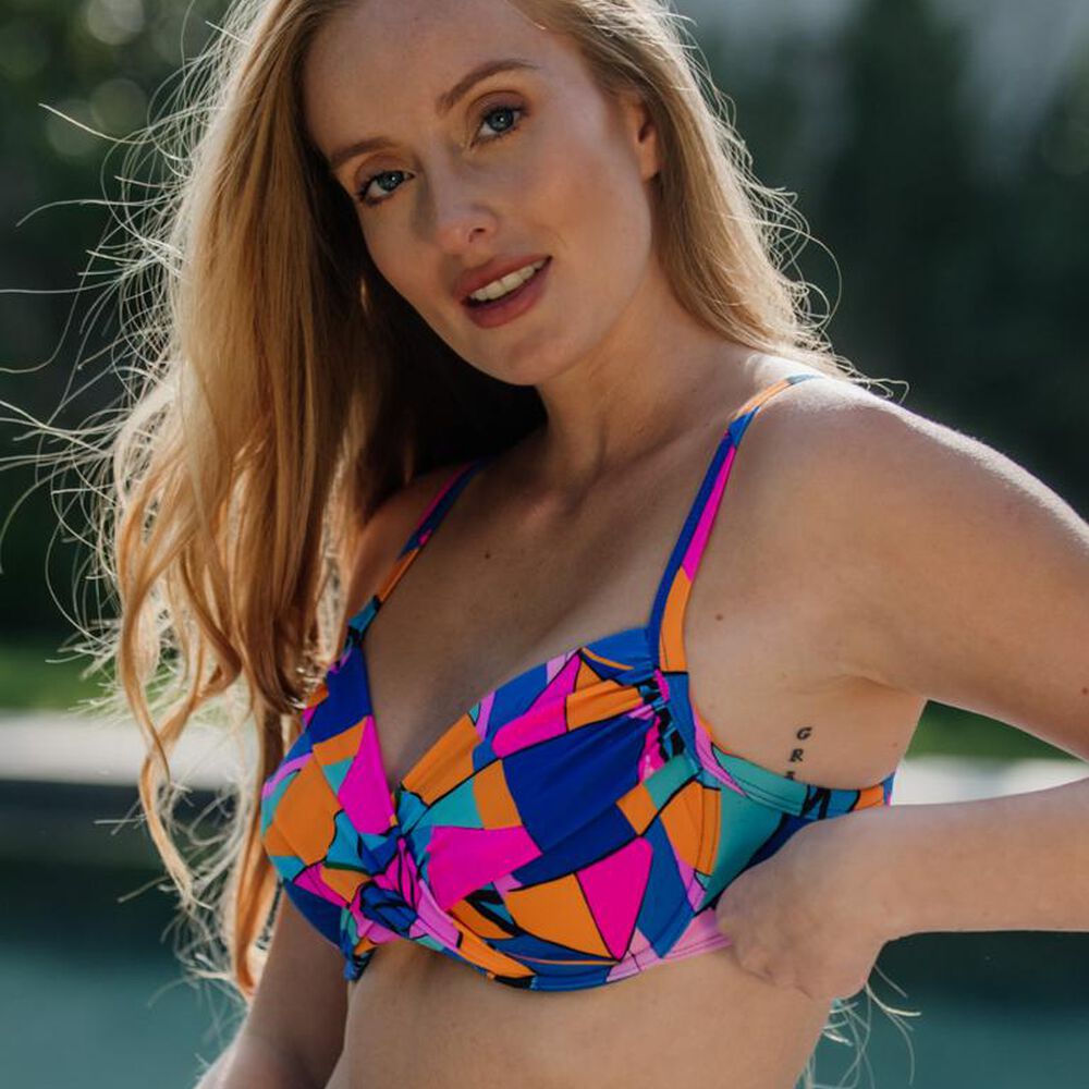 Bikini Estilo Sostén Torcido Copa C Estampado Azul image number 4.0