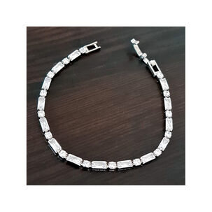 Pulsera Fija Tipo Esclava Con Brillo Color Plateado