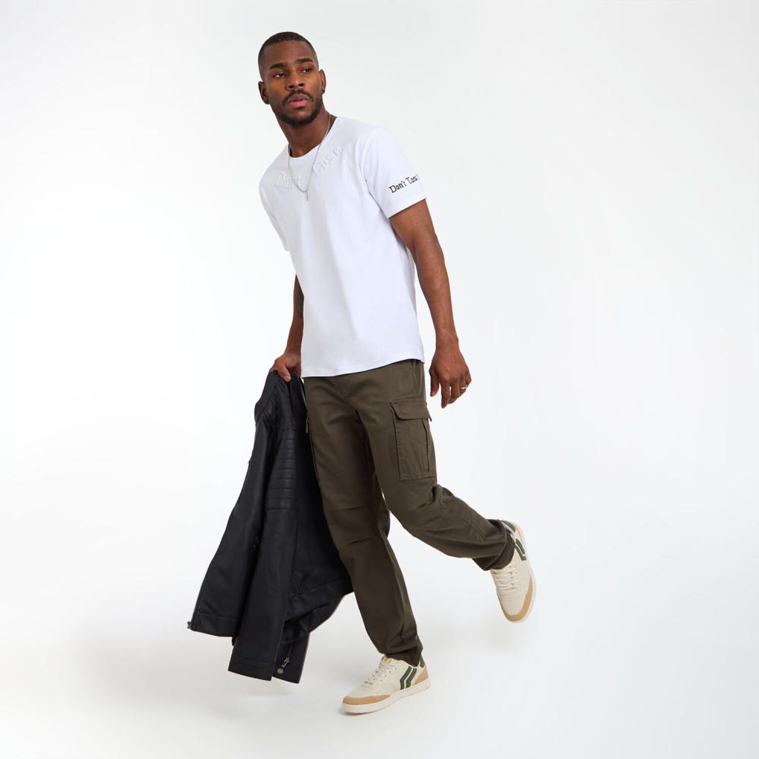 Pantal&oacute;n Liso Tiro Medio Regular Hombre Rolly Go image number 1.0