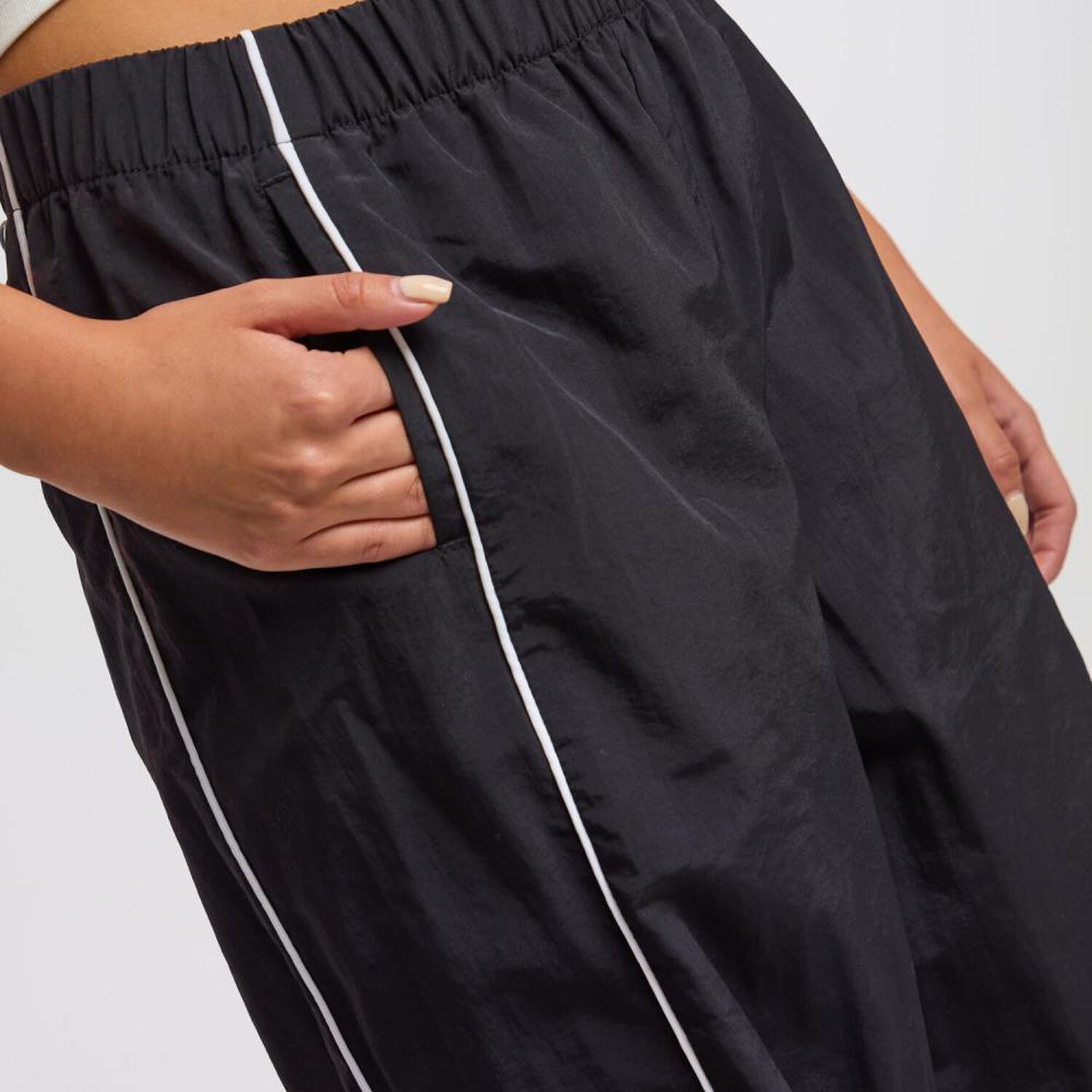Pantal&oacute;n Cintura Elasticada Tiro Medio Relax Mujer Freedom image number 4.0