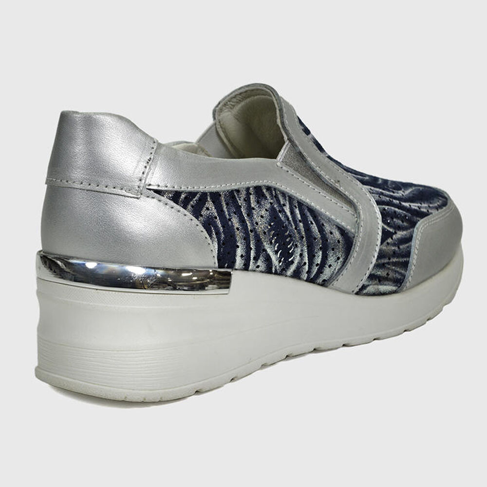 Zapatilla Cuero Josefina Azul image number 4.0