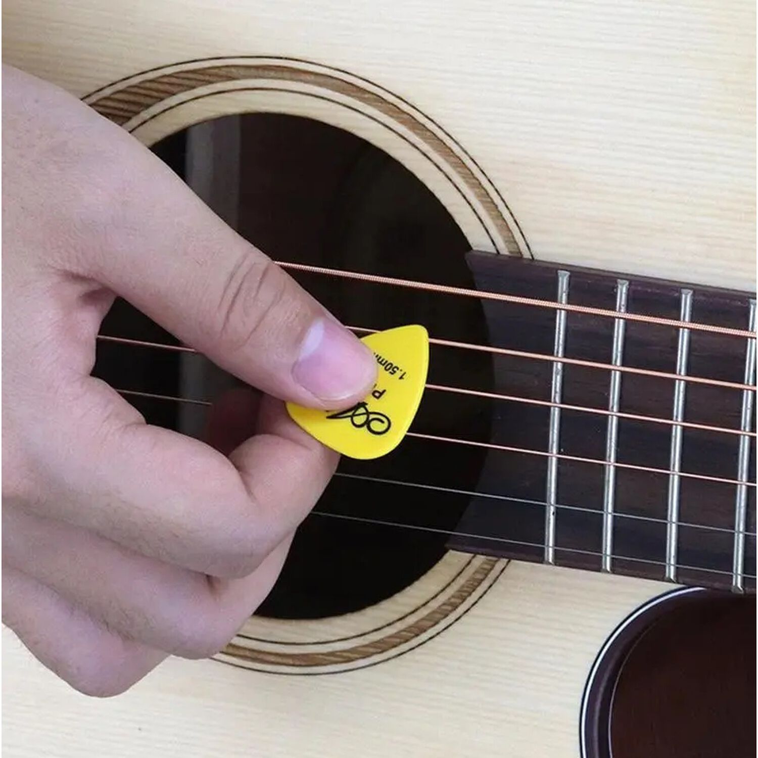 Set 50 U&ntilde;etas Guitarra Multicolor Con Organizador Pl&aacute;stico image number 4.0