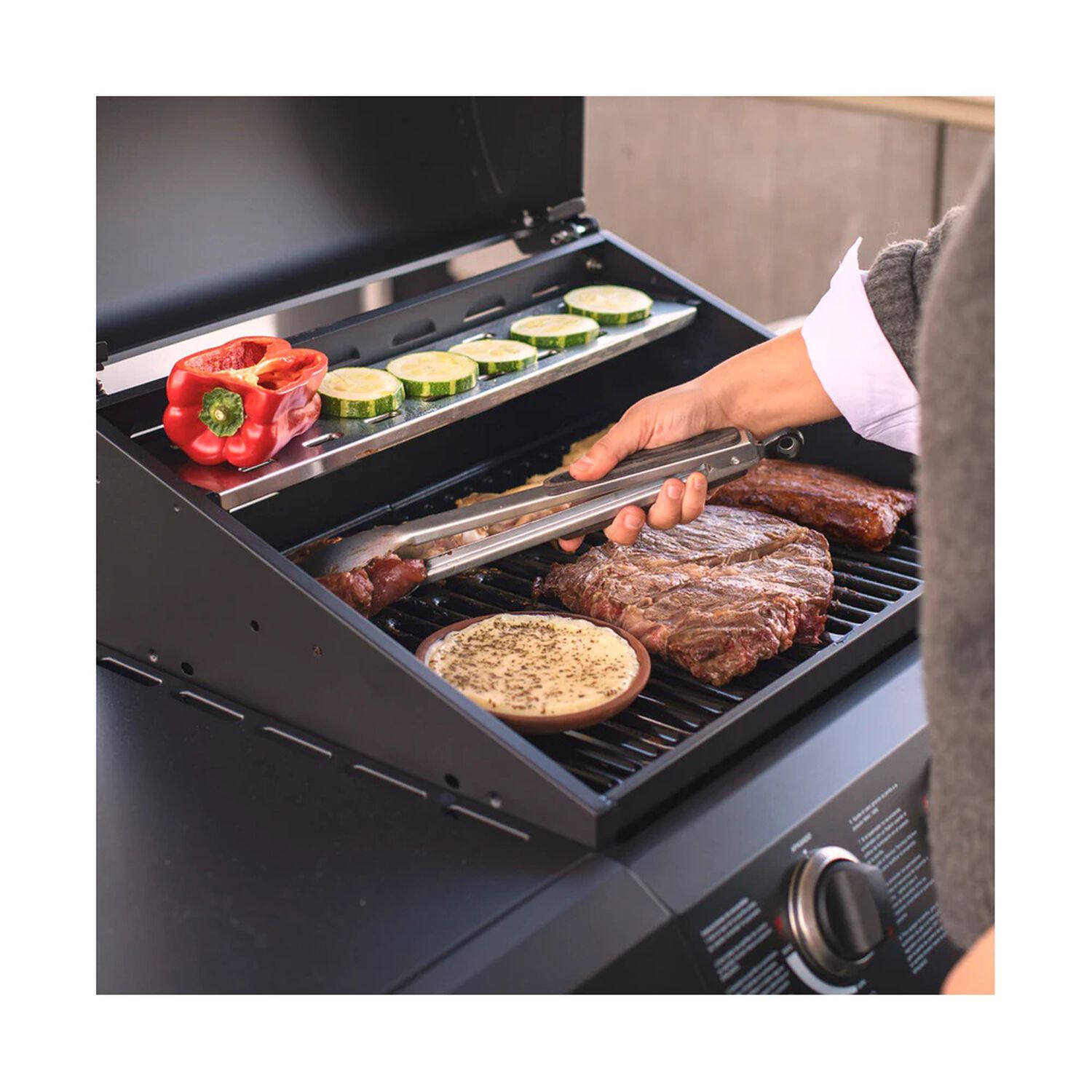 Parrilla Gas Essence Black 3q Fdv image number 10.0