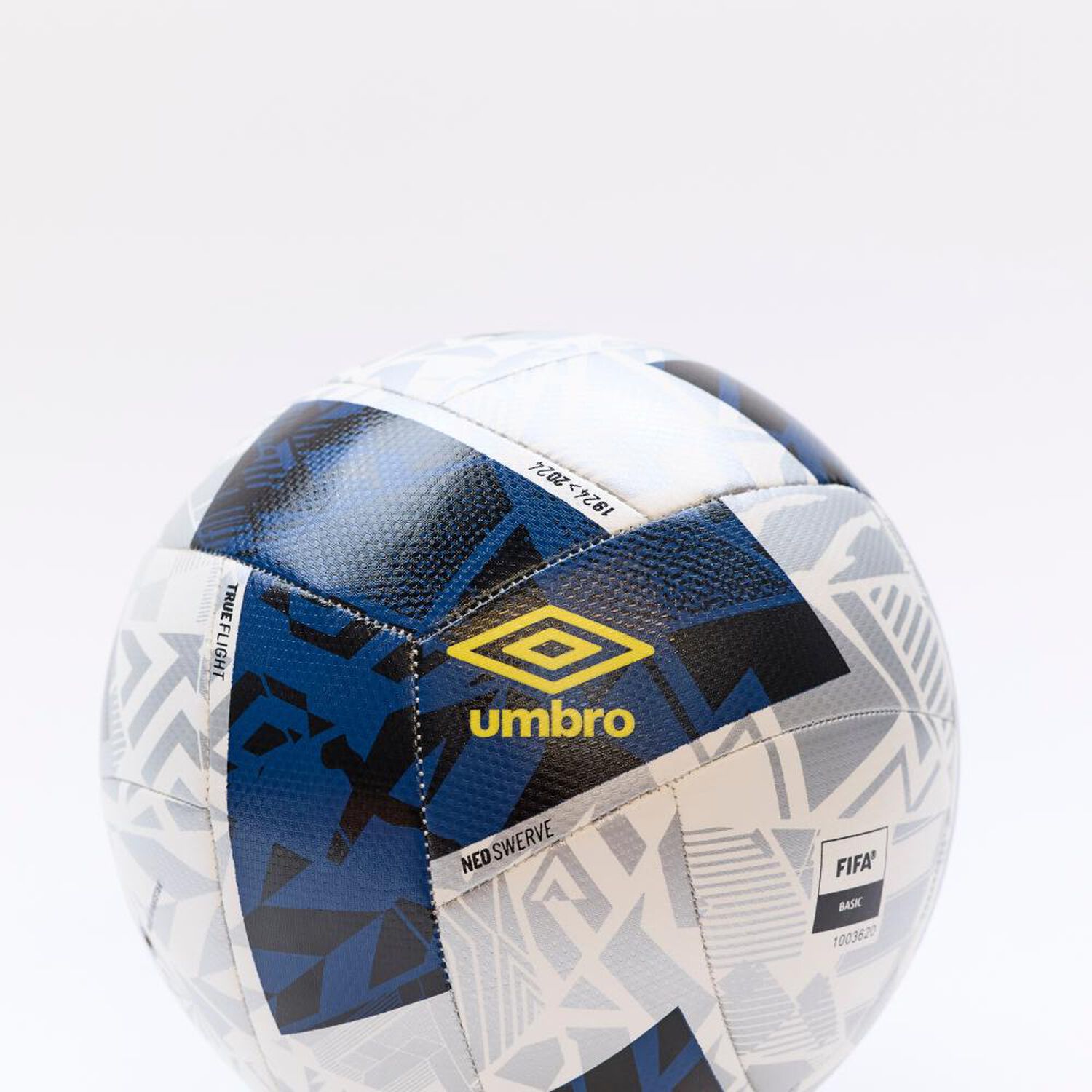 Bal&oacute;n De F&uacute;tbol Umbro image number 2.0