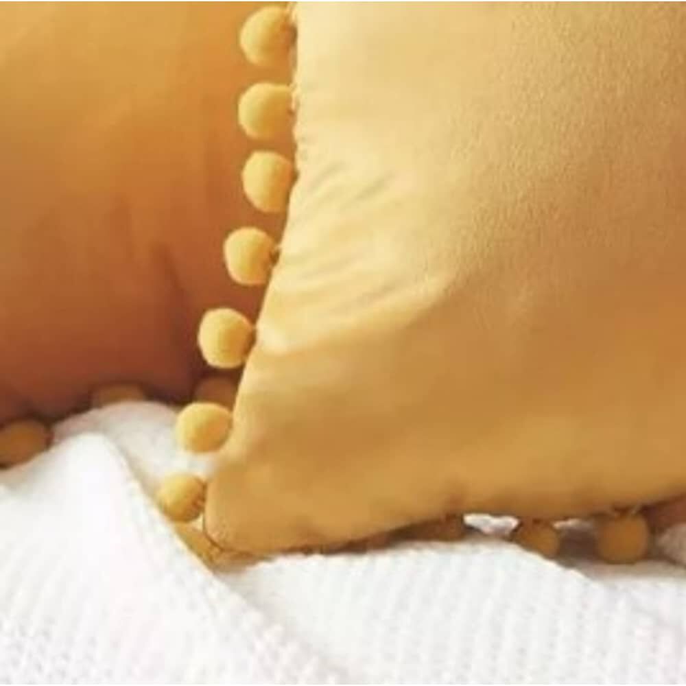 Funda De Cojines Con Pompones. Medida 45x45. Terciopelo Mostaza image number 2.0