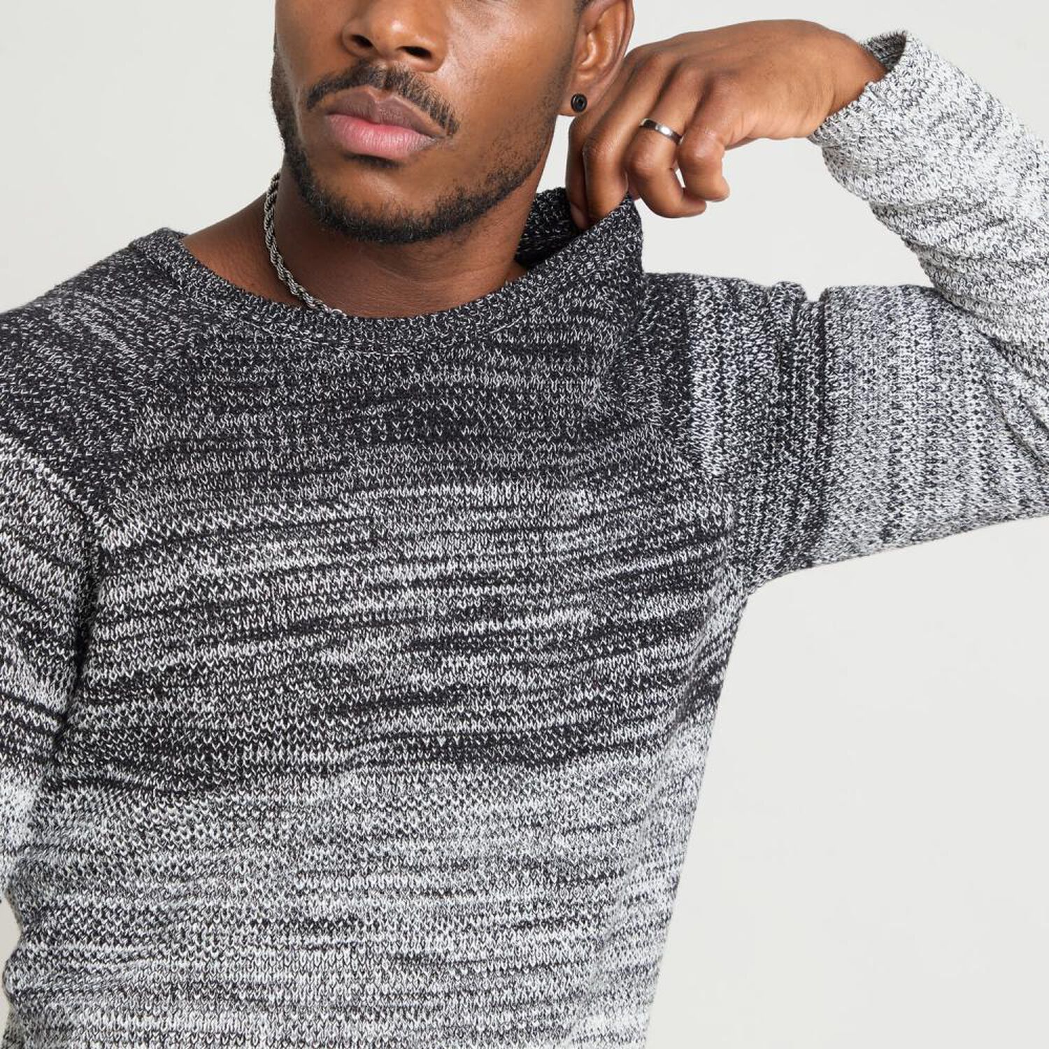 Sweater Degrade Slim Manga Larga Cuello Redondo Hombre Rolly Go image number 4.0