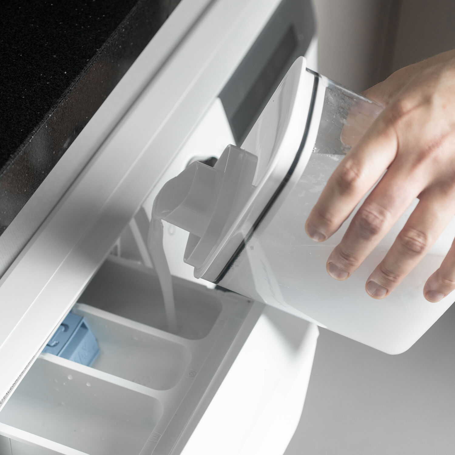 Dispensador De Detergente Blanco De 1,5 Litros image number 2.0