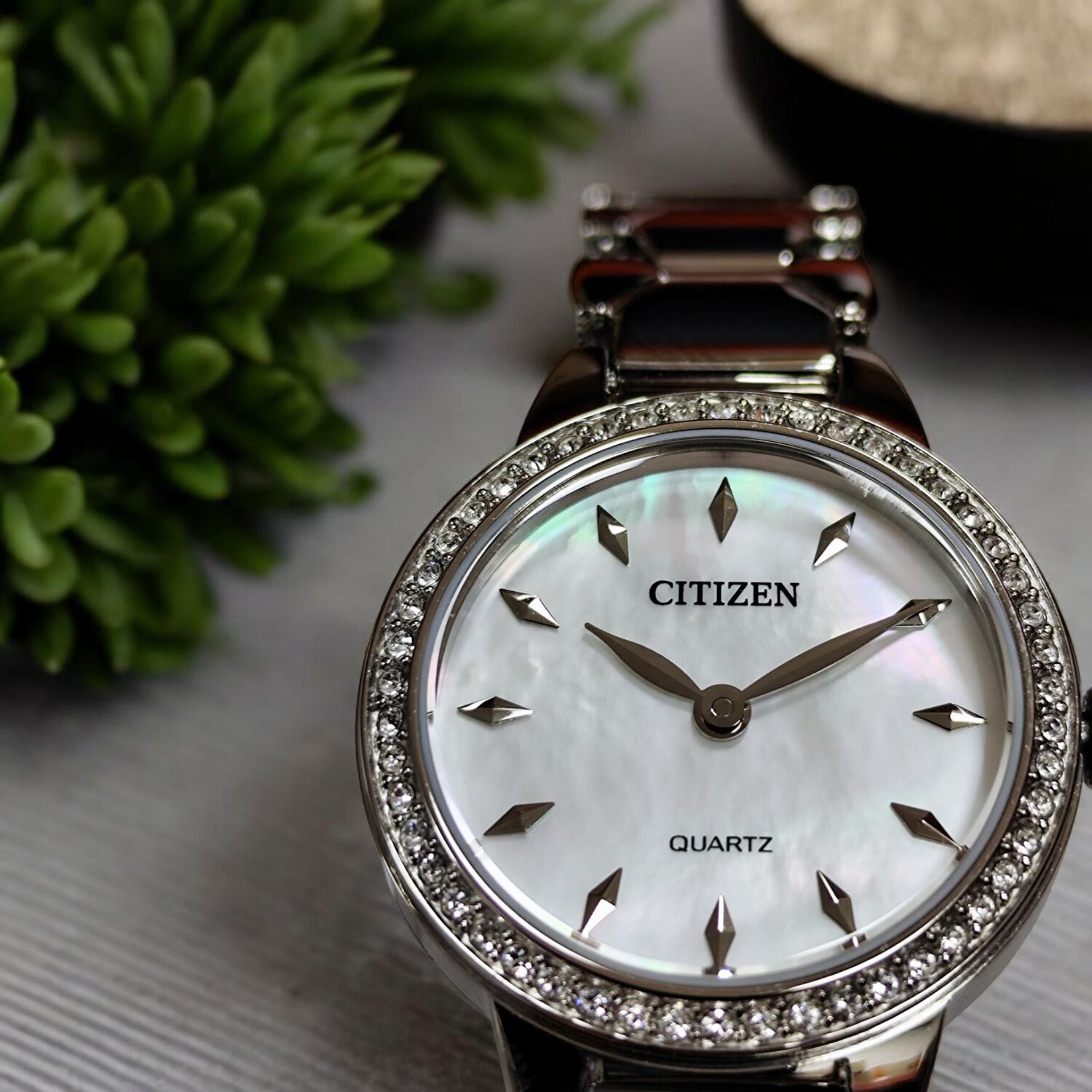 Reloj Citizen Mujer Ez7010-56d Classic Quartz image number 4.0