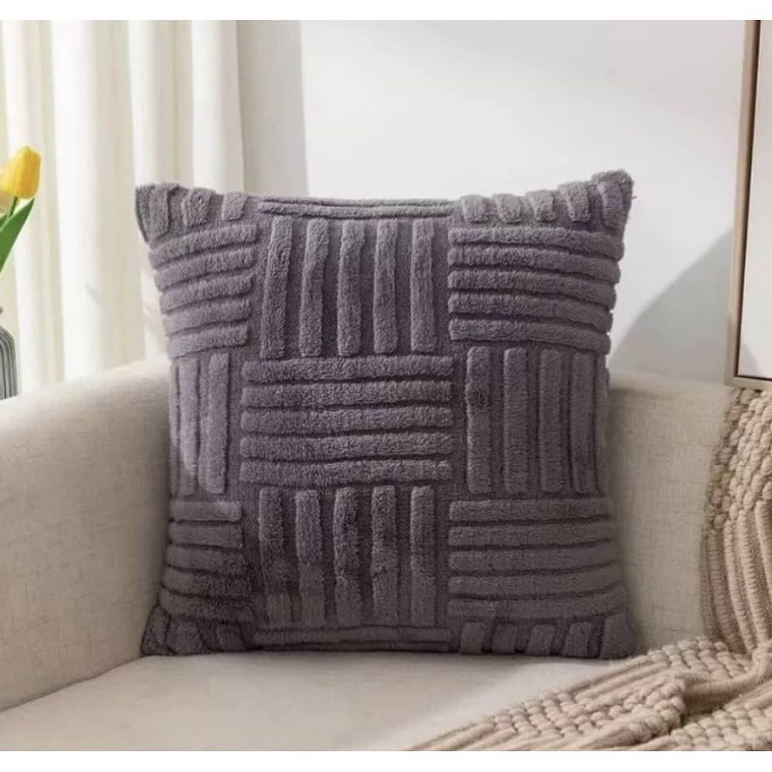 Funda Para Cojin Peludo Plush Medida 45x45cm Decoracion Morado image number 0.0