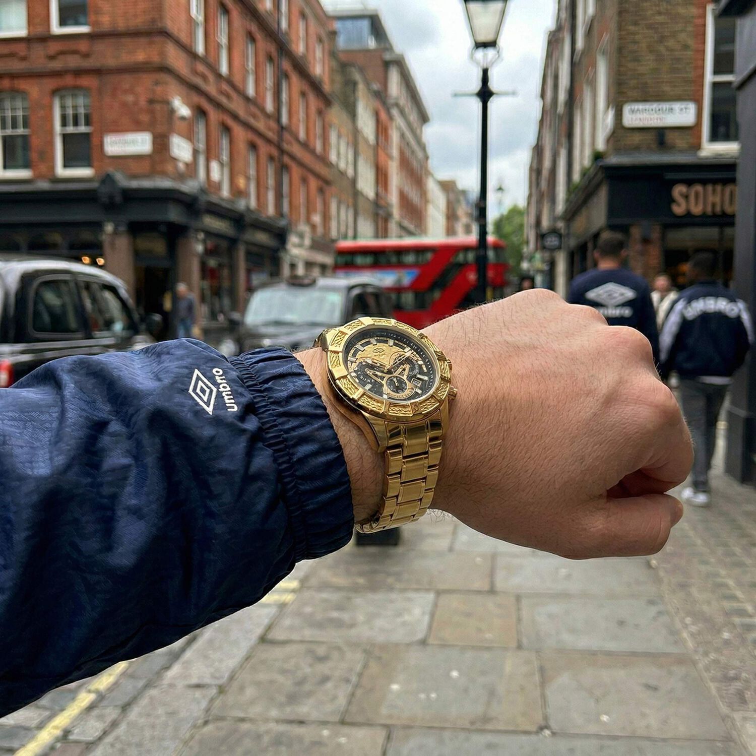 Reloj An&aacute;logo Hombre Umbro Plus Dorado Umbp-1500-67 image number 5.0